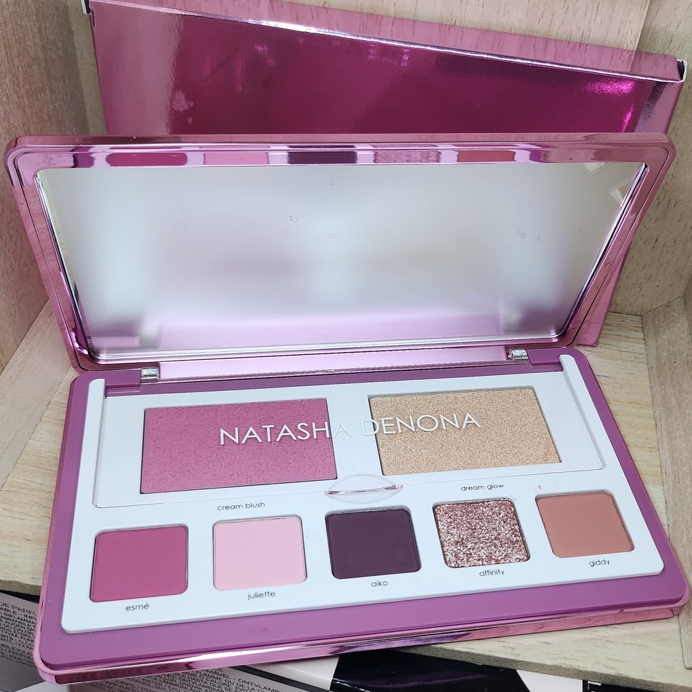 Natasha Denona Dream Blush & Glow Palette.